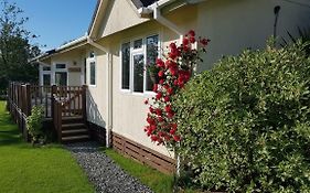 Thornbury Holiday Park 4*