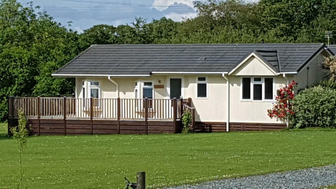 Thornbury Holiday Park Hotel Exterior photo